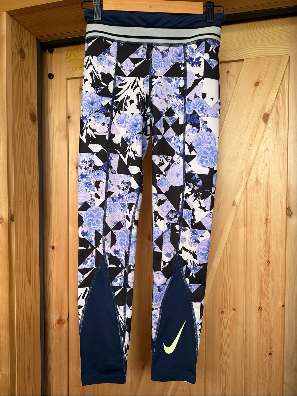 Nike Girls' Navy and Lilac Floral Geometric Leggings